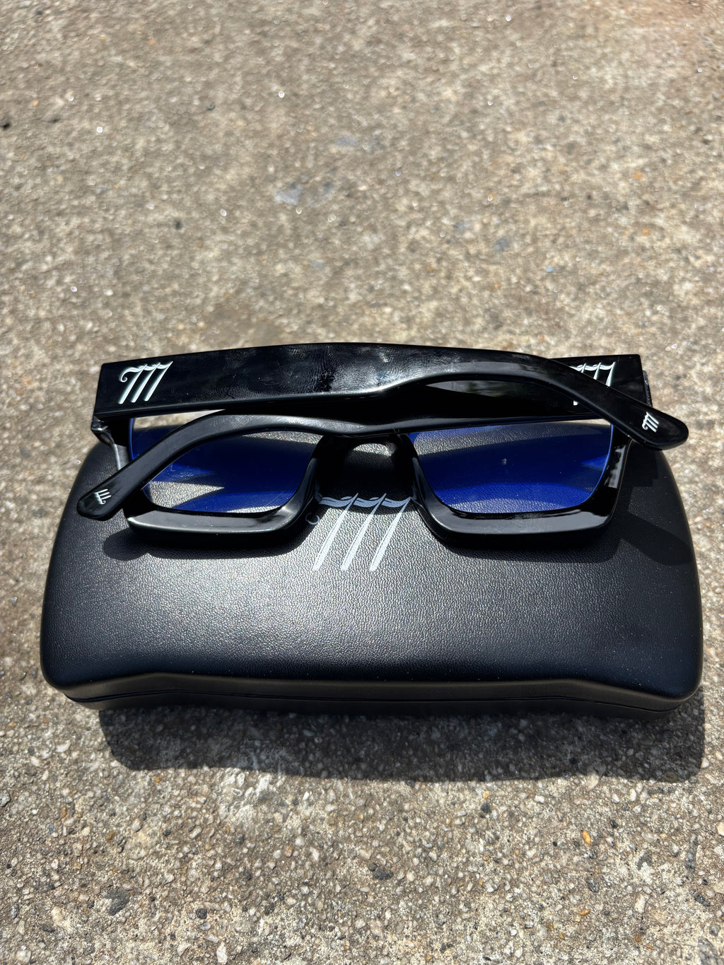 Black Blue Light Y2K 777 Frames